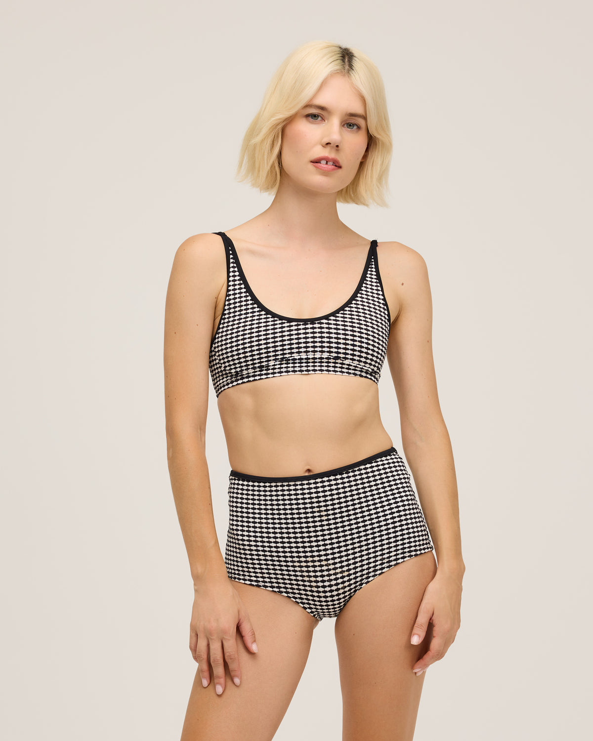 Flor Bikini Bottom - Black Dora
