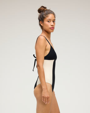 Tia One Piece - Black/Ivory